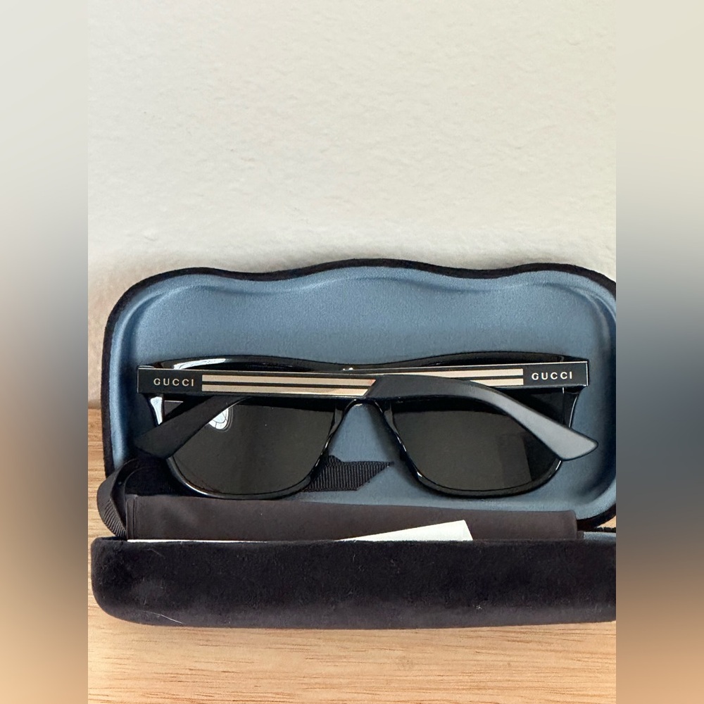 Gucci GG0687S - 002 Sunglasses Black w/Grey Polarized lens 57mm - NEW - Picture 7 of 15